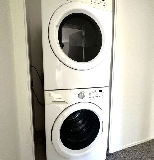 Building Photo - Mira Mesa Gem! Spacious 2BR Condo w/A/C, I...