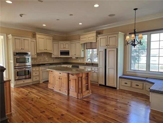 Building Photo - 1462 Georgia Club Dr