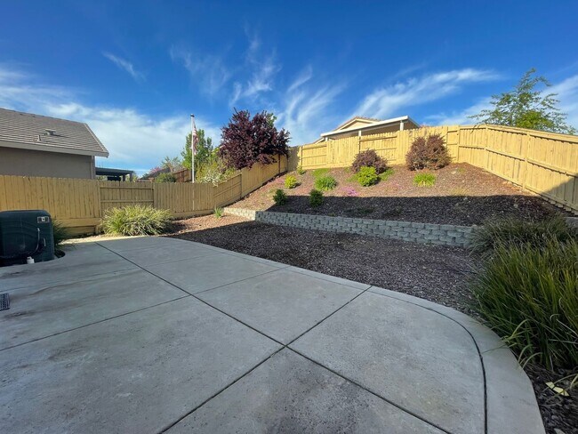 Building Photo - Stunning 4-Bedroom, 3-Bath Home – Available Now!