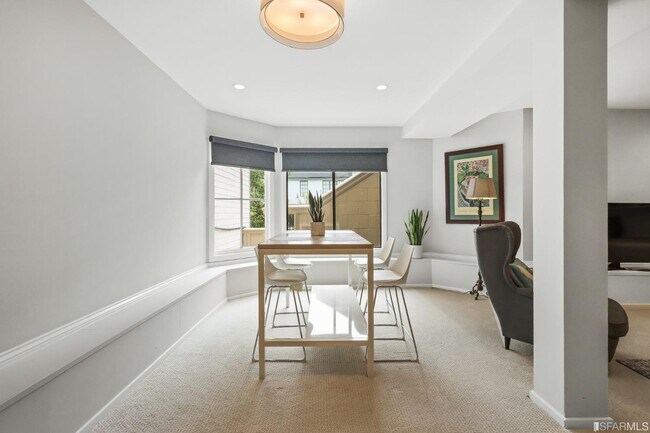 Building Photo - 3242 Washington St