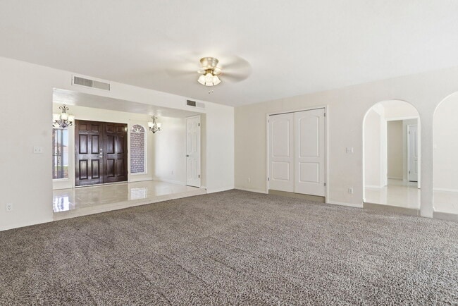 Building Photo - 3329 Old Spanish Trail
