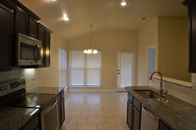 Building Photo - 1220 Randolph Dr