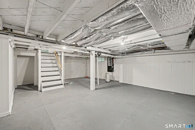 Building Photo - 4R Highview Ave