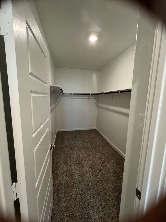 Building Photo - 1722 Cayden Oak Ln
