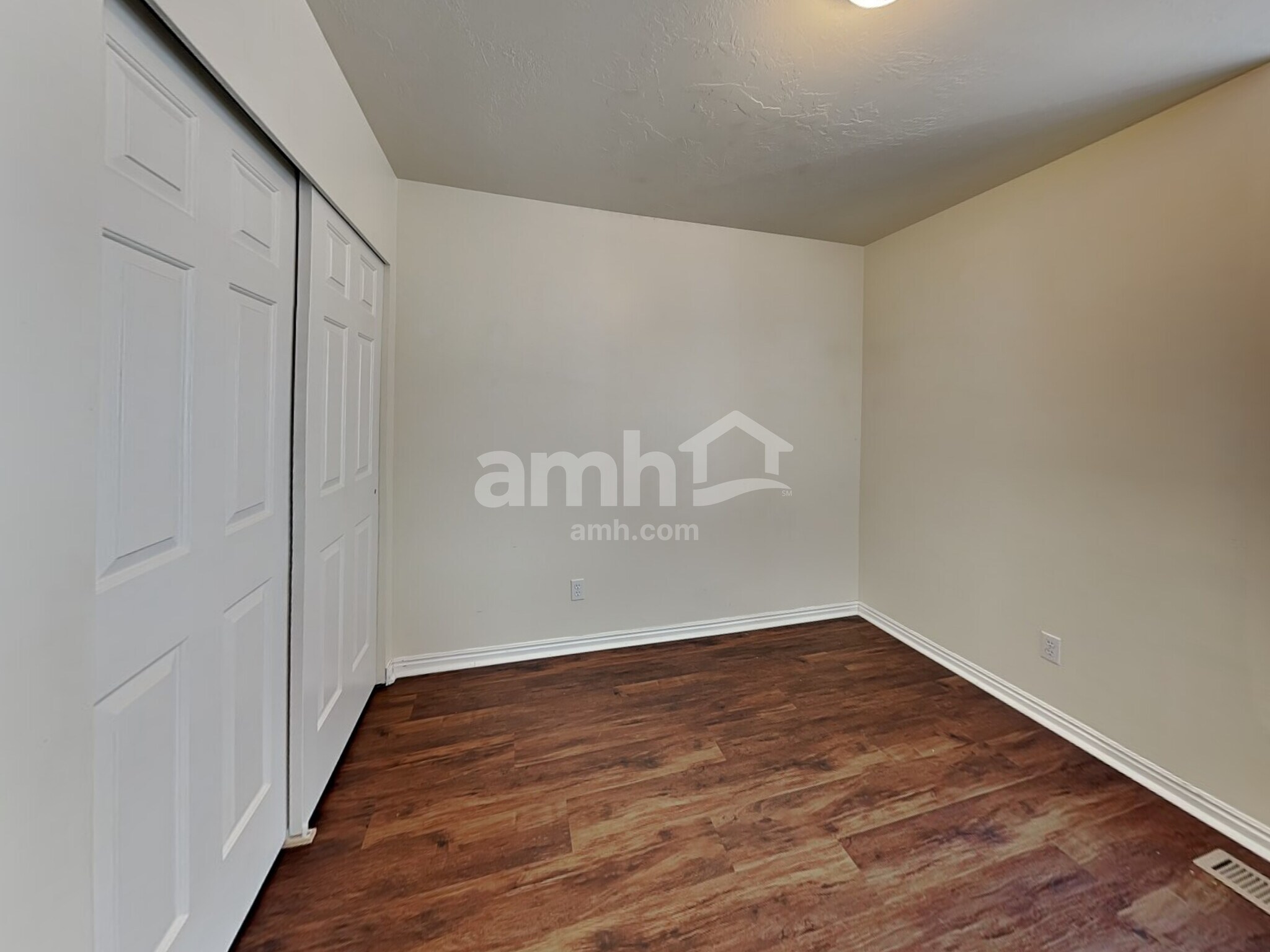 Building Photo - 1008 E 11780 S