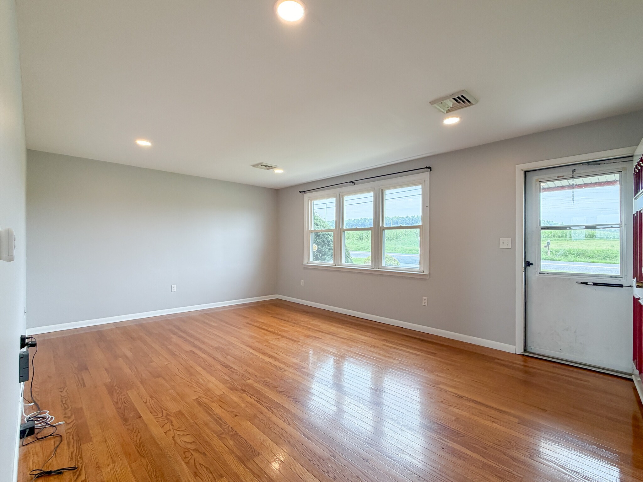Building Photo - 1435 Bowmansville Rd