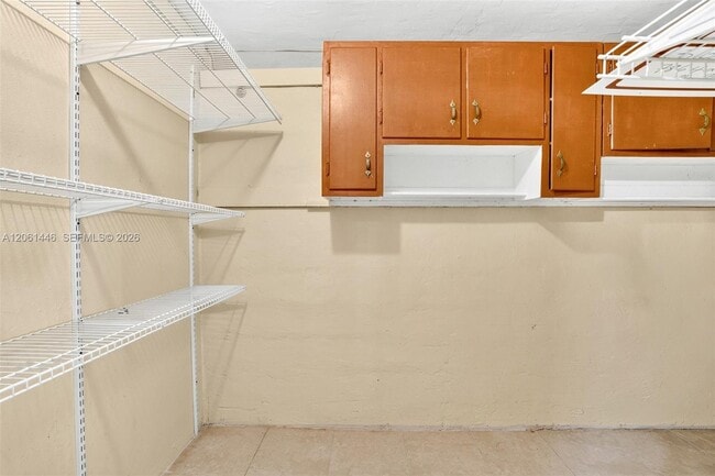 Building Photo - 6240 SW 22nd Ct