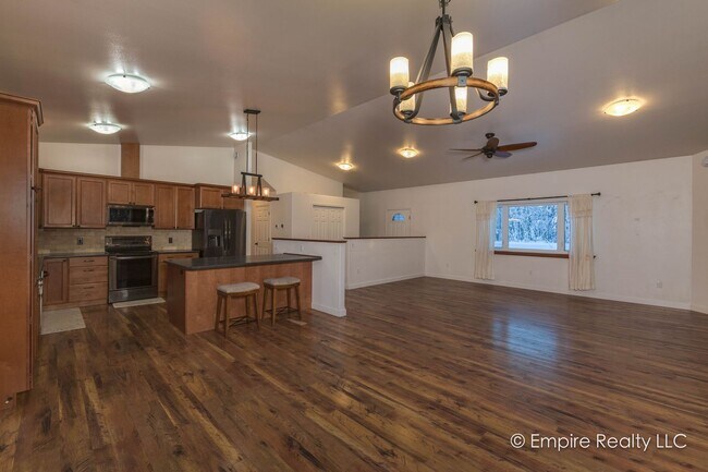 Building Photo - 4 BD Single Family Home in North Pole