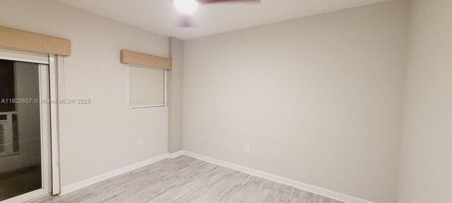 Building Photo - 471 NE 25th St