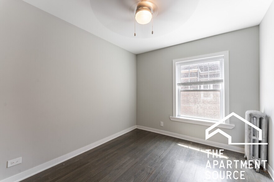 Building Photo - 5200 N Damen Ave