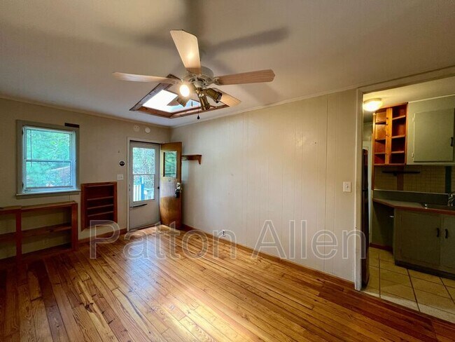 Building Photo - 105 Edwin Pl