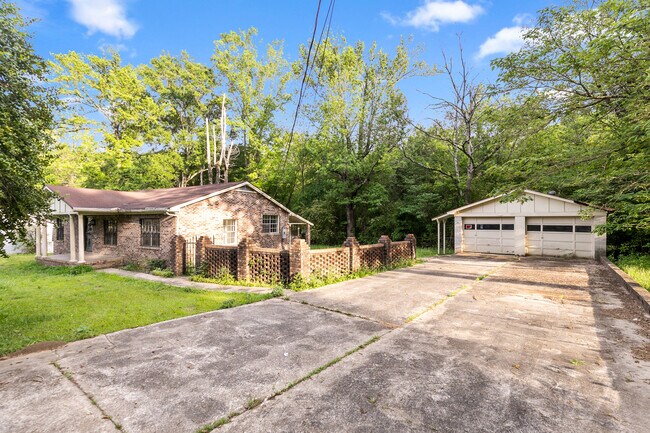 Building Photo - 121 Mulberry Rd