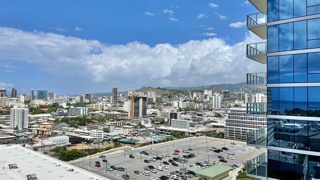 Building Photo - 629 Keeaumoku Street