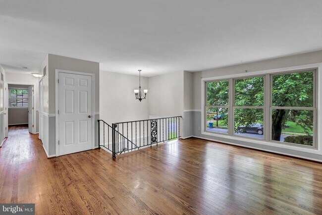 Building Photo - 14715 Lock Dr