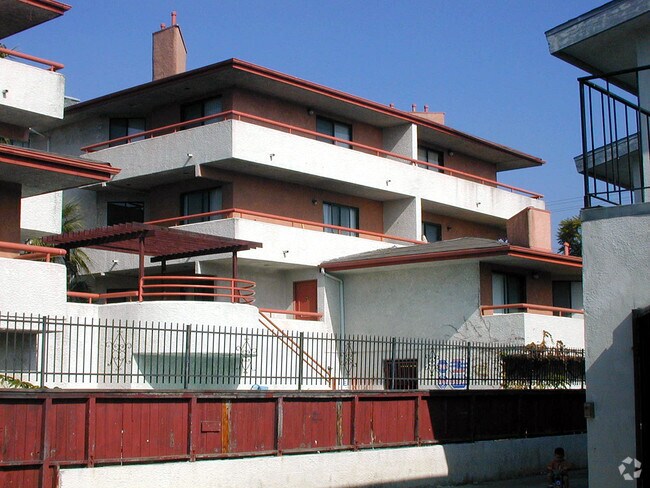 Building Photo - Temple Plaza Apartments