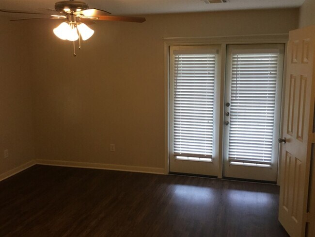 Building Photo - 28829 Sulphur River Ct