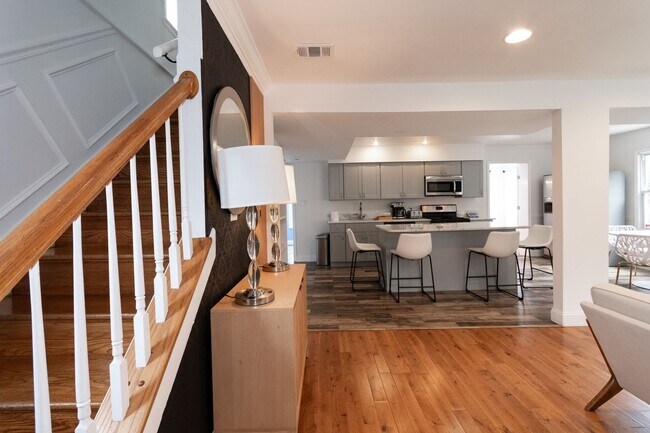 Building Photo - Spacious 5BR House in Takoma Park