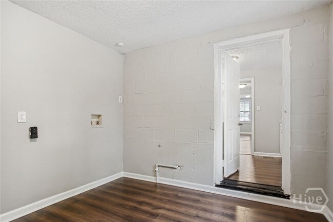 Building Photo - 1306 E 35th St