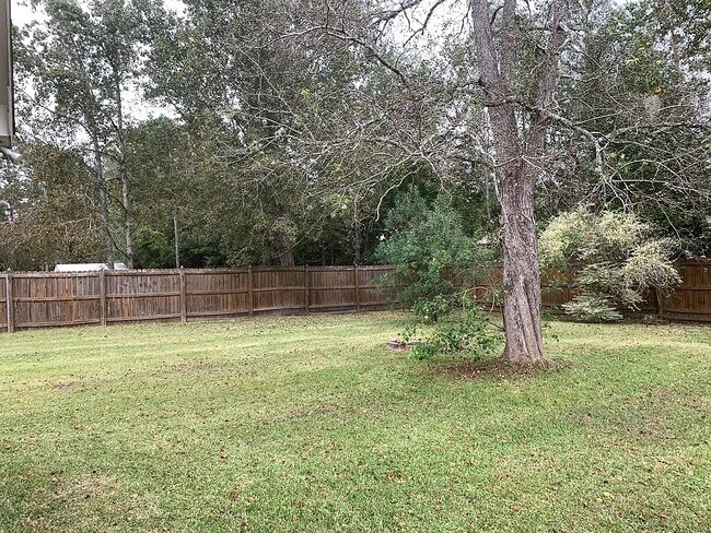 Building Photo - 386 Meloney Dr