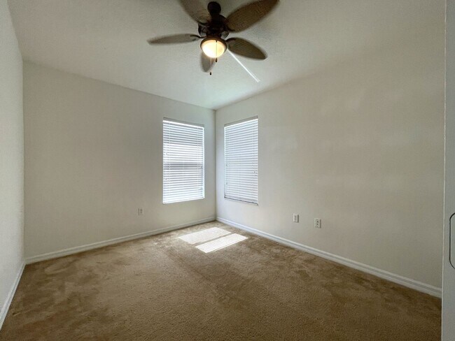 Building Photo - 3/2.5 Townhome in Pinellas Park Available Immediately