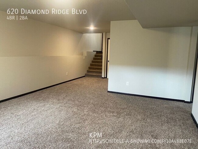 Building Photo - 4 BED | 2 BATH | DOUBLE GARAGE | RAPID VALLEY