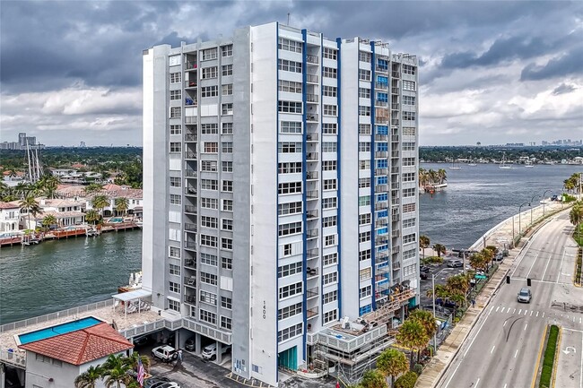 Building Photo - 1400 S Ocean Dr