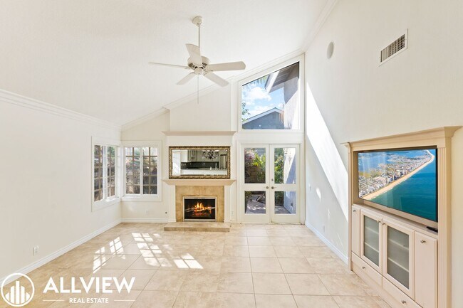 Building Photo - Elegant 3 Bed 2 Bath Home Available in the Heart of Woodbridge!