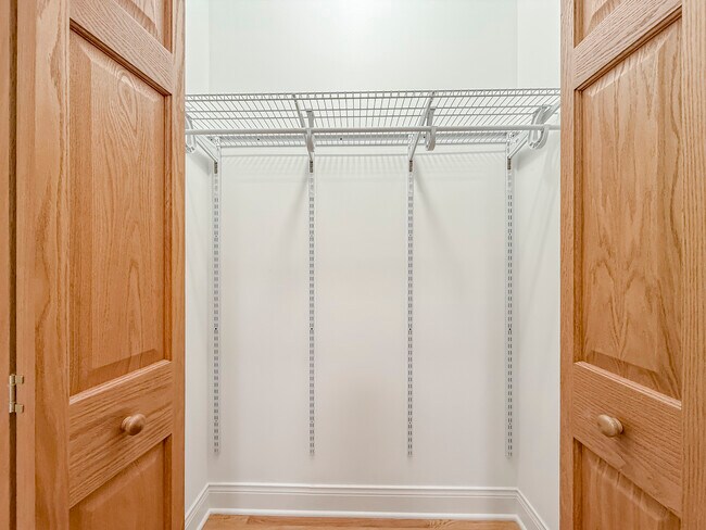 Building Photo - 6411 W Irving Park Rd