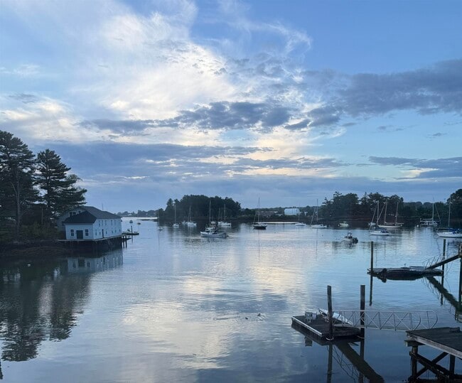 Building Photo - 148 Whipple Rd