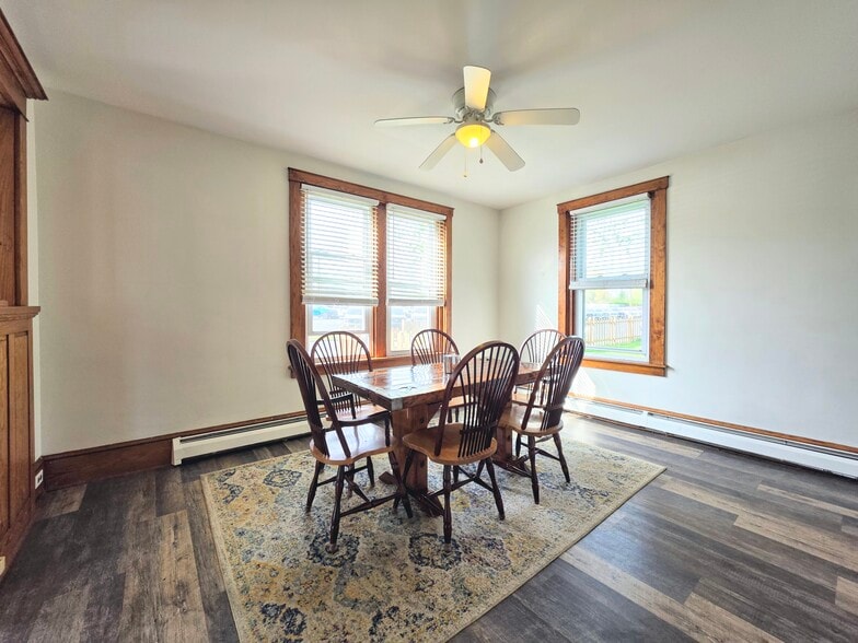 Building Photo - 712 S Broad St