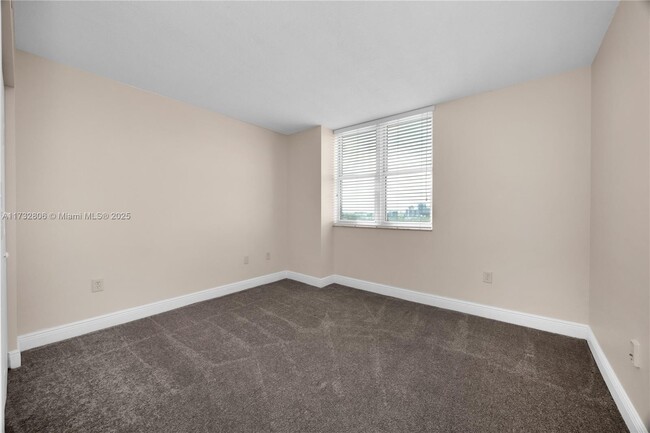 Building Photo - 3000 Coral Wy
