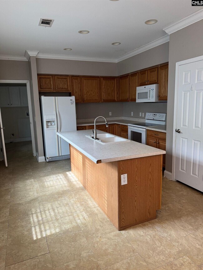 Building Photo - 121 Summerfield Dr