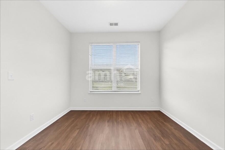 Building Photo - 540 Harmony Way