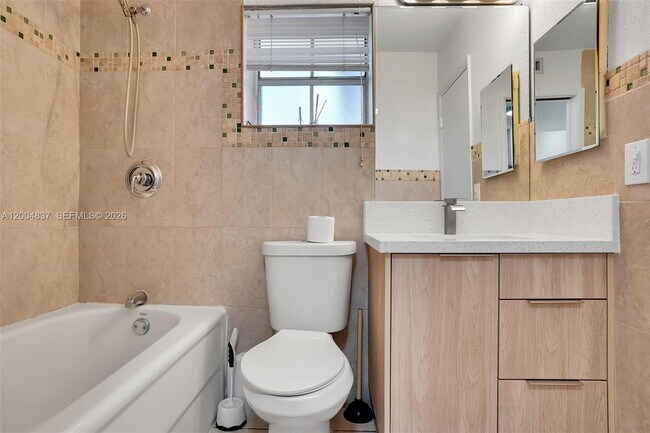 Building Photo - 8650 SW 67th Ave