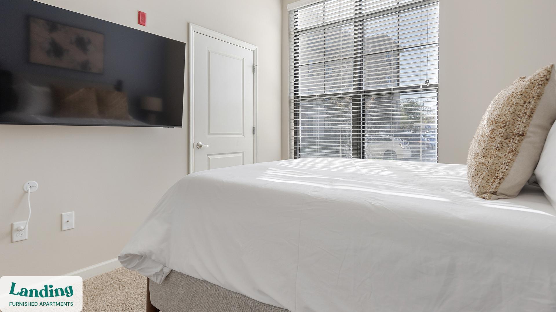 Building Photo - 4050 W Pine Blvd