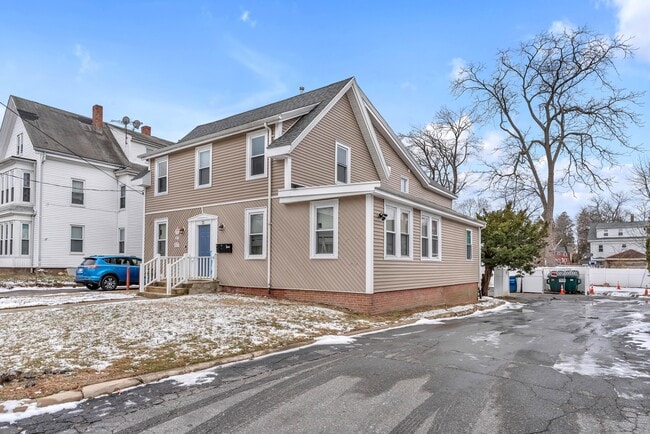 Building Photo - 11 Brett St