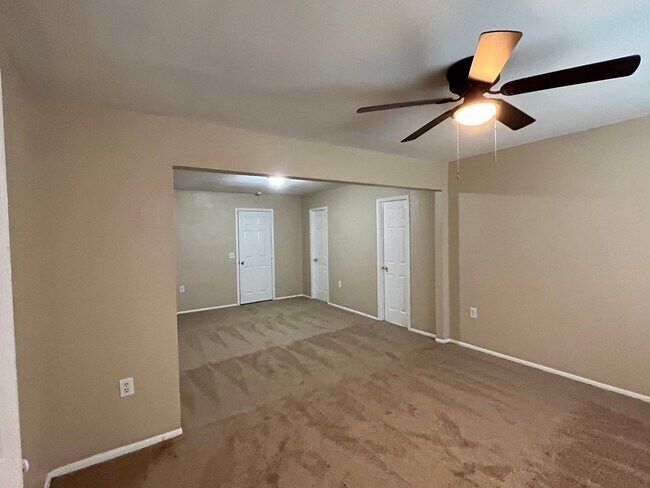 Building Photo - 103 Meadow Way