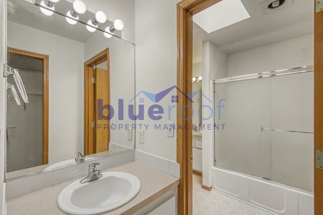 Building Photo - 520-522 SW 150th Ave