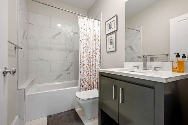 Building Photo - 205 W 8th St