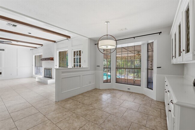 Building Photo - 3718 Wildwood Ridge Dr