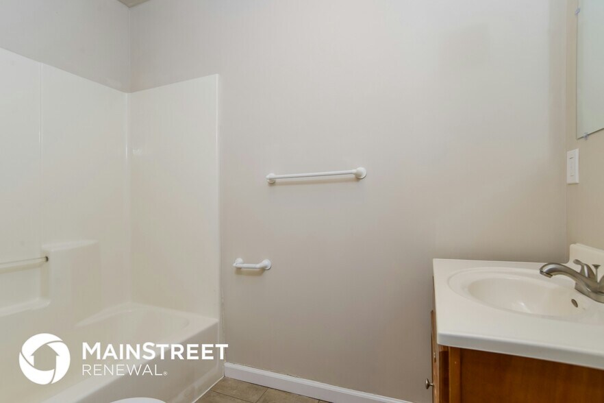 Building Photo - 8524 W 86th St