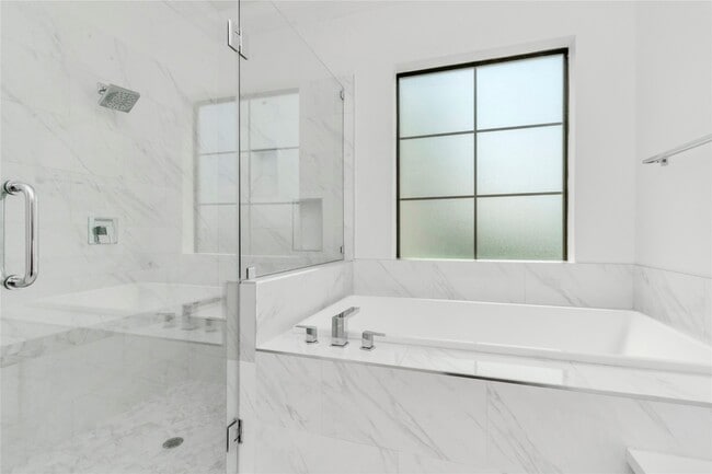 Building Photo - 5735 Winsome Ln