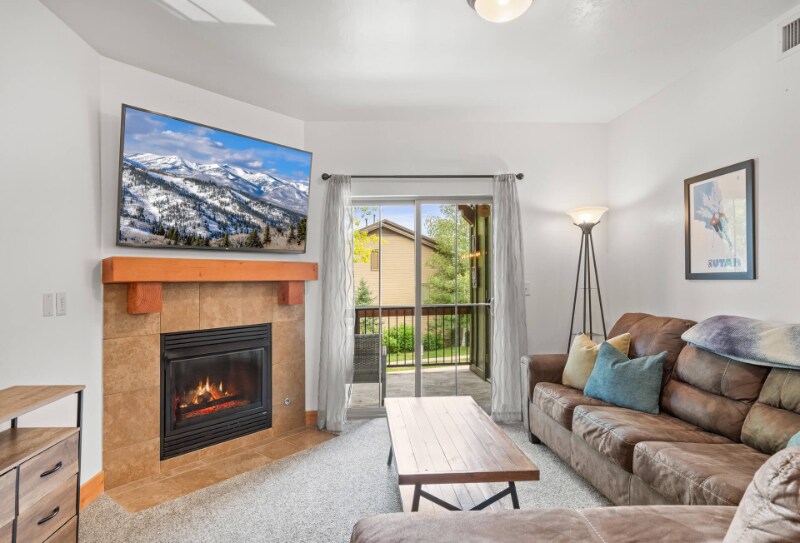 Building Photo - 5501 Lillehammer Ln