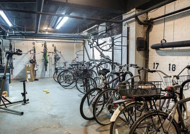 Building Photo - 1365 Kennedy St NW