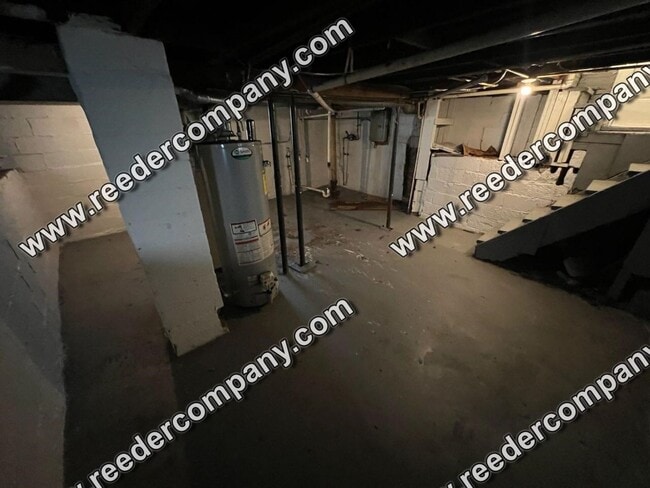 Building Photo - Updated cozy 2 bedroom house