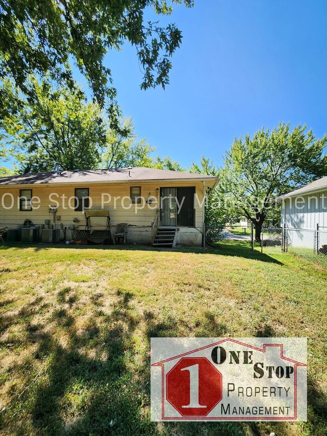 Building Photo - 3 bedroom, 2 bathroom Duplex in Independence