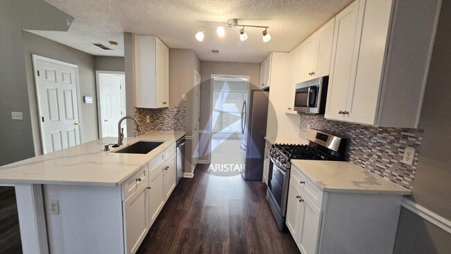 Building Photo - 2106 Clearvista Dr NW