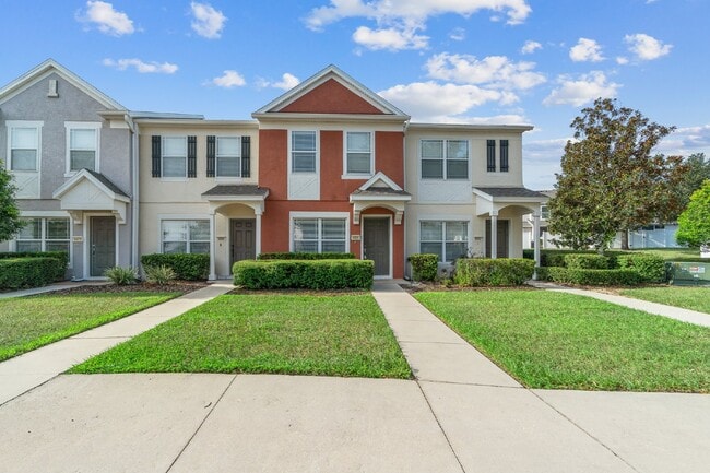Building Photo - **NEWLY REMODELED ** MAINTENANCE FREE TOWN...