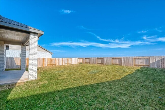 Building Photo - 2223 Rustboro Dr
