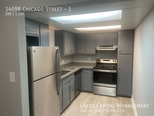 Building Photo - 1409 E Chicago St